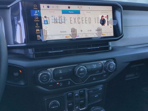 New 2026 Jeep Gladiator Sport image 12