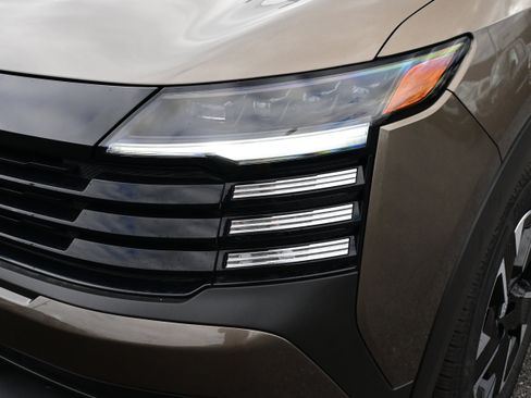 New 2026 Nissan Kicks SV w/ SV Premium Package image 12