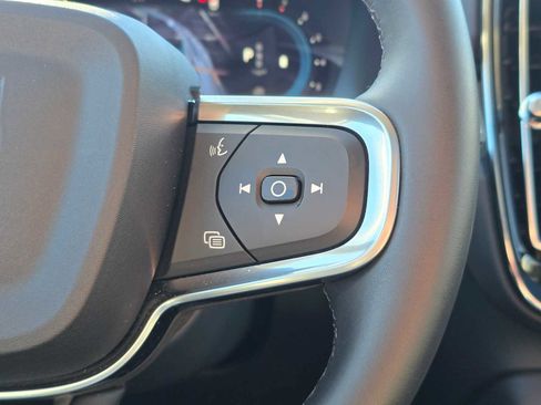 Used 2025 Volvo XC40 B5 Plus w/ Climate Package AWD/4WD image 29