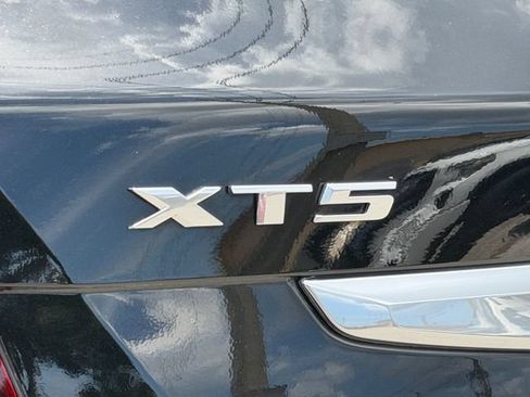 Used 2023 Cadillac XT5 Premium Luxury FWD image 10