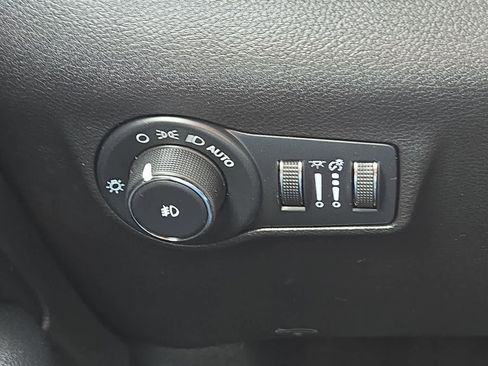 Used 2023 Jeep Compass Trailhawk w/ Trailhawk Elite Group image 18