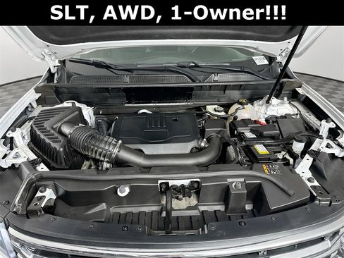 Used 2023 GMC Acadia SLT image 33