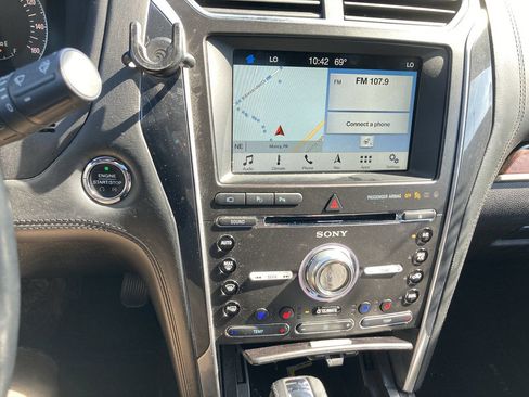 Used 2017 Ford Explorer Platinum AWD/4WD image 14
