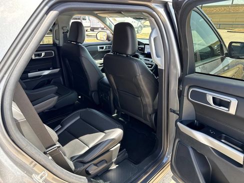 Used 2024 Ford Explorer XLT w/ Equipment Group 202A AWD/4WD image 13