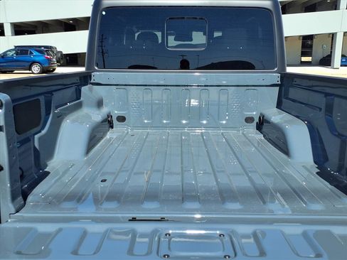 New 2025 Jeep Gladiator Sport AWD/4WD image 12