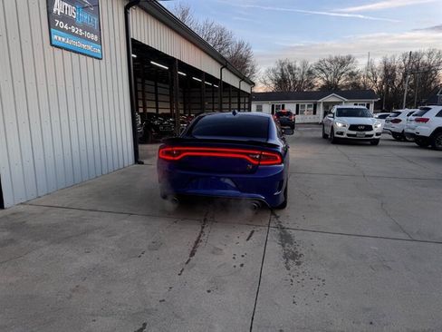 Used 2019 Dodge Charger Scat Pack w/ Technology Group image 16