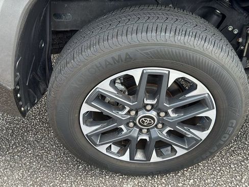 Used 2022 Toyota Tundra Limited image 9