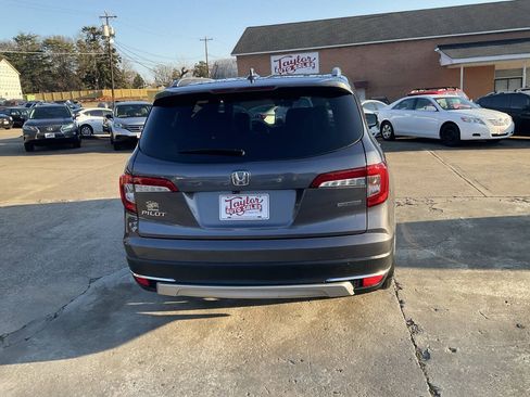 Used 2019 Honda Pilot Touring image 3