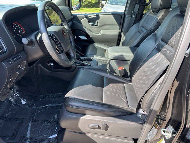Used 2022 Nissan Frontier PRO-4X w/ Pro-4X Premium Package AWD/4WD image 16