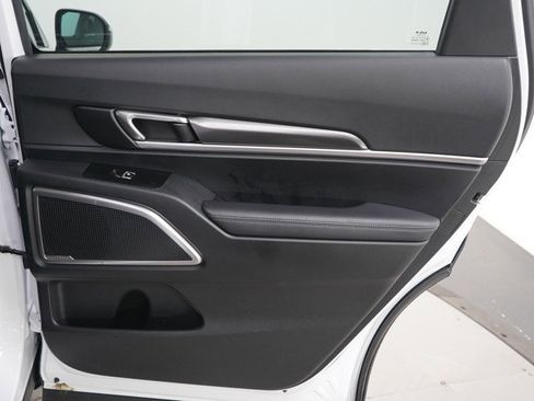 Used 2025 Kia Telluride S image 17