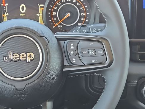 Used 2026 Jeep Wrangler Unlimited Rubicon AWD/4WD image 26