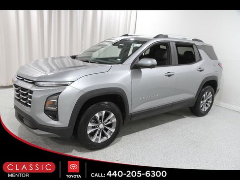 Used 2025 Chevrolet Equinox LT w/ Convenience Package II AWD/4WD image 3
