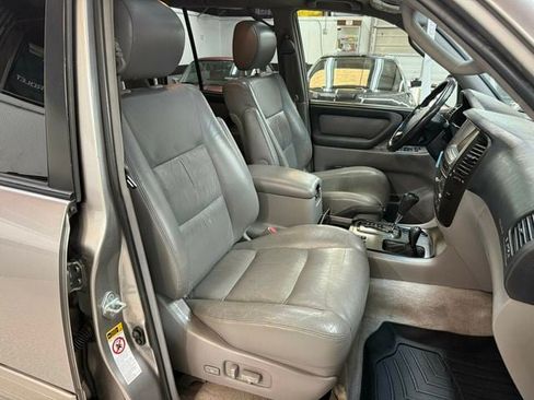 Used 2006 Toyota Land Cruiser AWD/4WD image 33