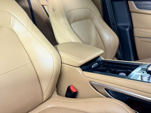 Used 2023 Jaguar F-PACE S AWD/4WD image 36
