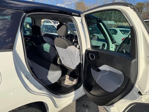 Used 2014 FIAT 500L Easy w/ Popular Equipment Group image 29
