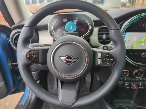 Used 2024 MINI Cooper 2-Door Hardtop image 21