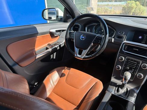 Used 2017 Volvo V60 T5 Cross Country w/ Convenience Package AWD/4WD image 12