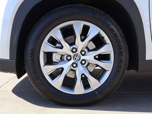 Used 2024 Toyota Grand Highlander FWD image 6