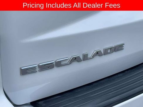 Used 2022 Cadillac Escalade Premium Luxury AWD/4WD image 12