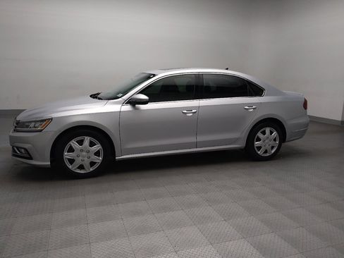 Used 2018 Volkswagen Passat 2.0T SE w/ SE Lighting Package image 2