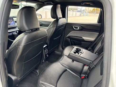 Used 2024 Jeep Compass Latitude image 22