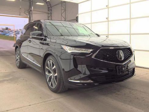 Used 2023 Acura MDX SH-AWD w/ Technology Package image 2