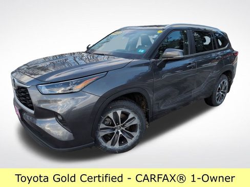 Certified 2023 Toyota Highlander XLE image 1