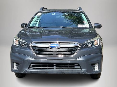 Used 2022 Subaru Outback Premium image 3