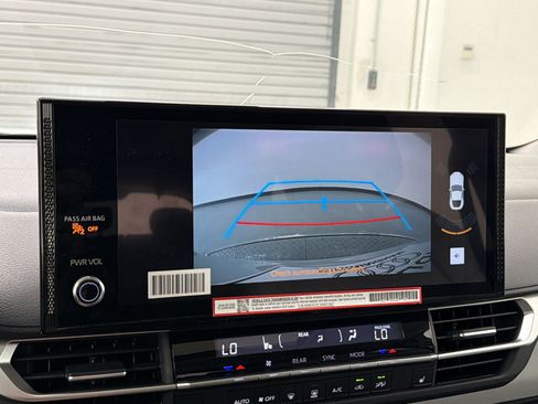 Used 2025 Toyota Sienna XLE w/ XLE Plus Package AWD/4WD image 17