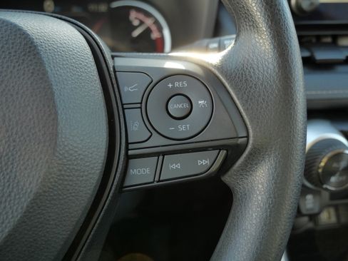 Certified 2025 Toyota RAV4 XLE image 28