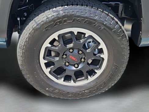 Used 2025 Toyota 4Runner TRD Off-Road Premium AWD/4WD image 28