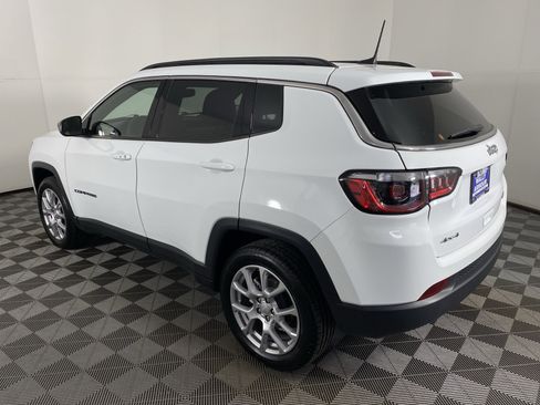 Used 2023 Jeep Compass Latitude AWD/4WD image 9