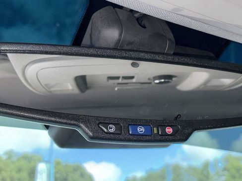 Used 2018 Chevrolet Tahoe Premier RWD image 17