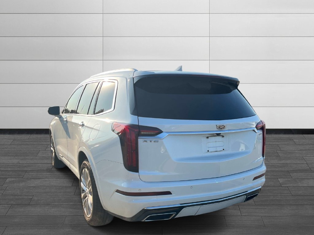Used 2021 Cadillac XT6 Premium Luxury FWD image 3