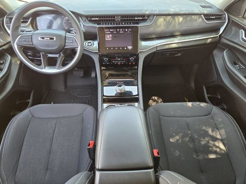 Used 2023 Jeep Grand Cherokee L Laredo RWD image 19