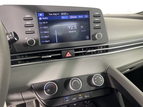 Used 2021 Hyundai Elantra SE FWD image 33