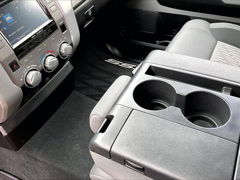 Used 2016 Toyota Tundra SR5 w/ Tow Package image 17