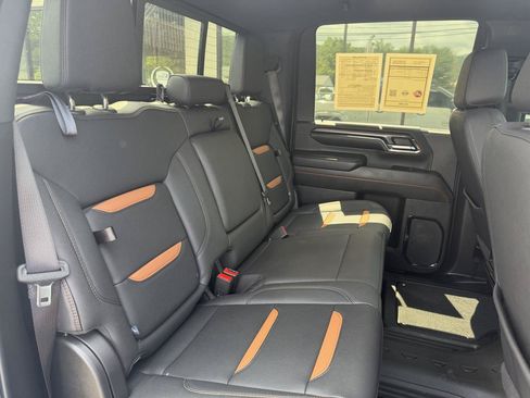 Used 2024 GMC Sierra 2500 AT4 w/ AT4 Premium Plus Package AWD/4WD image 25