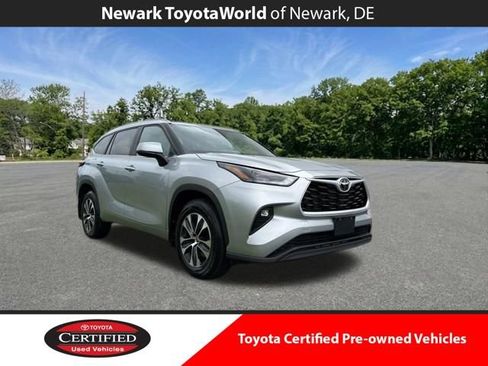 Used 2025 Toyota Highlander XLE AWD/4WD image 1
