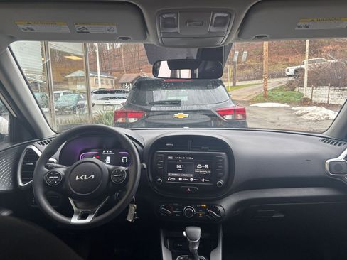 Used 2025 Kia Soul LX w/ LX Technology Package image 31