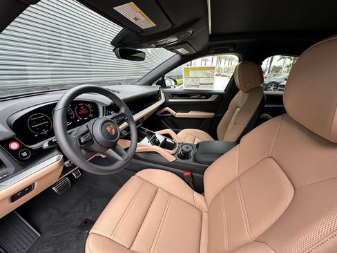 Used 2026 Porsche Cayenne S AWD/4WD image 4