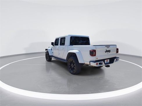 Used 2023 Jeep Gladiator Overland image 8