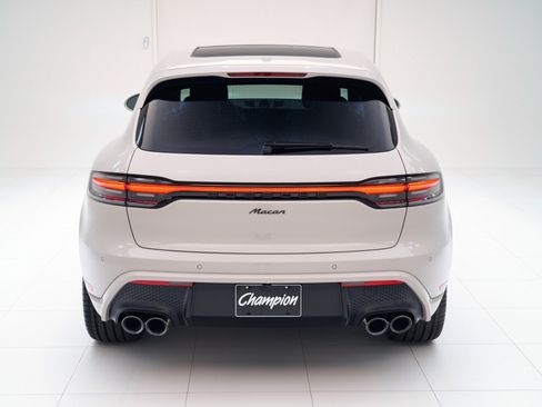Certified 2026 Porsche Macan AWD/4WD image 10