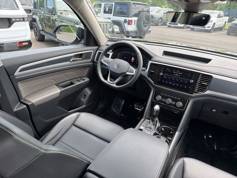 Used 2023 Volkswagen Atlas SEL R-Line AWD/4WD image 12