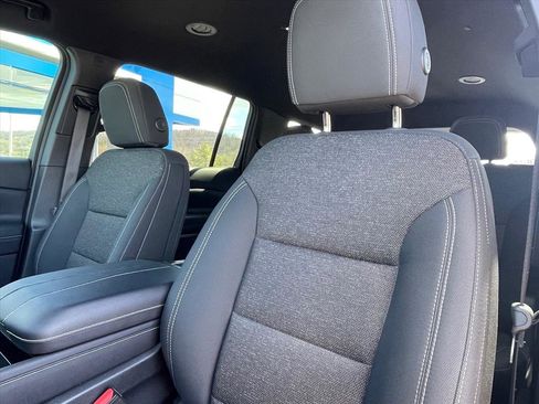 Used 2026 Chevrolet Traverse LT w/ Driver Confidence Package image 20