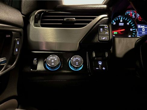 Used 2018 GMC Yukon SLT w/ Premium Edition image 47