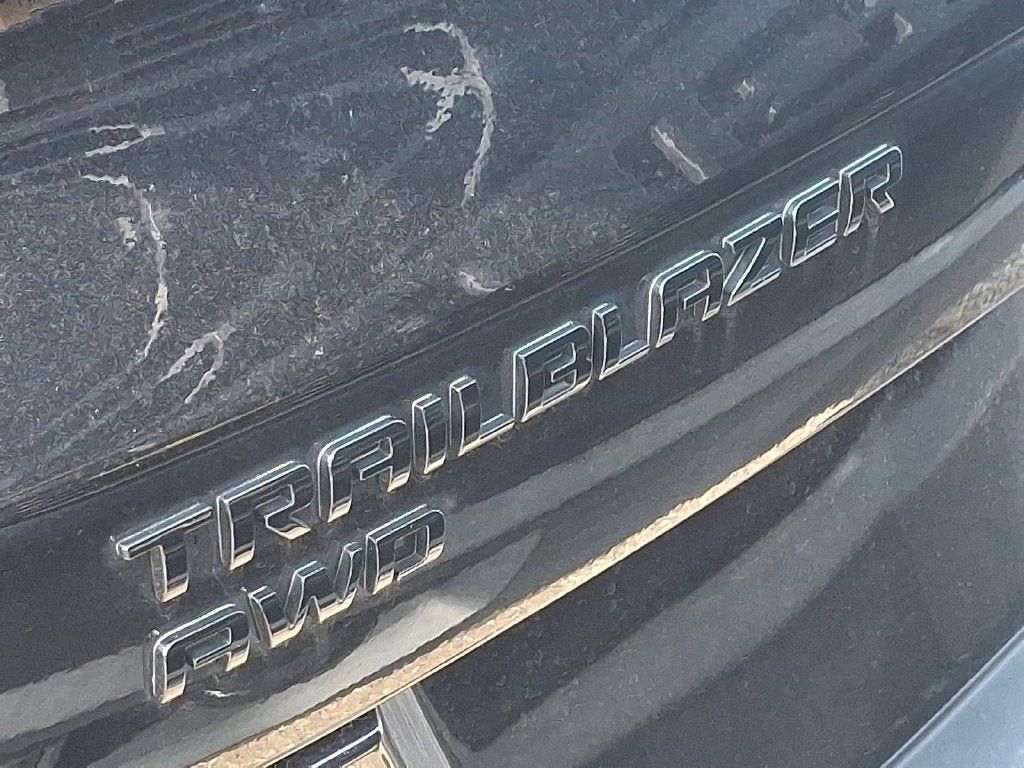 Used 2023 Chevrolet TrailBlazer RS w/ Sun and Liftgate Package AWD/4WD image 11