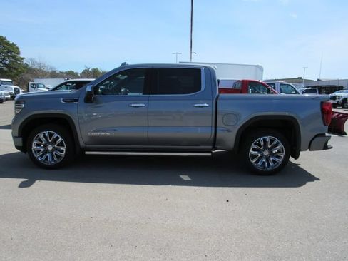 Used 2023 GMC Sierra 1500 Denali AWD/4WD image 3