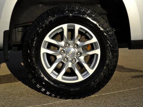 Used 2019 Chevrolet Silverado 1500 LT w/ All-Star Edition image 6