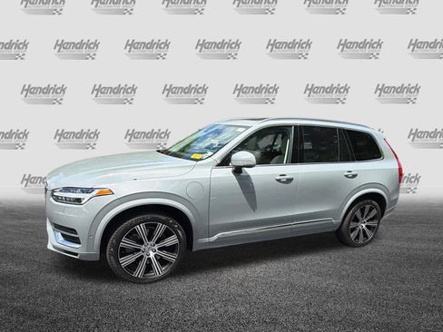 Used 2024 Volvo XC90 T8 Plus w/ Protection Package Premier AWD/4WD image 8